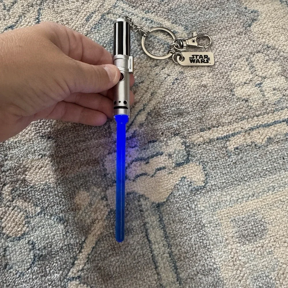 Disney Parks Star Wars Luke Skywalker Blue Lightsaber Light Up Keychain